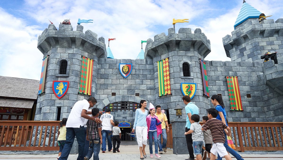 Outdoor Kids' Theme Park LEGOLAND® Japan Opens April 1, 2017!