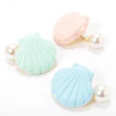Q-pot. Parlor Shell Macaron Pierced Earring