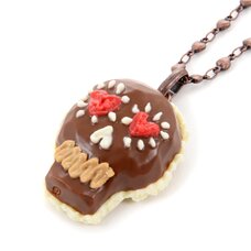 Q-pot. Parlor Skull Chocolat Necklace