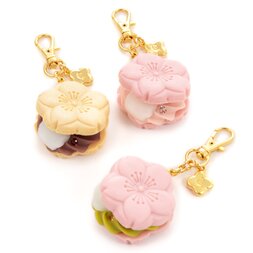 Q-pot. Sakura Monaka Bag Charm