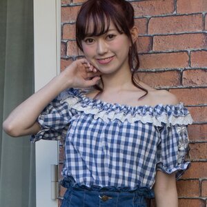 LIZ LISA Gingham Check Embroidered Off-Shoulder Blouse
