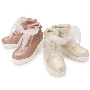 LIZ LISA Heart Cut-Out Sneakers