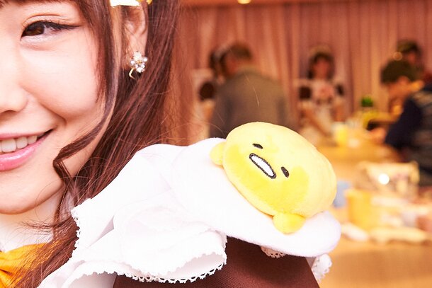 Hello Kitty Collaborates with Famous Maid Cafe @home cafe in