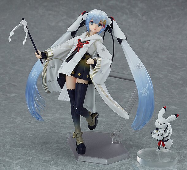 Snow Miku Blesses Fans With New Nendoroid And Figma Figure News Tom Shop Figures Merch From Japan