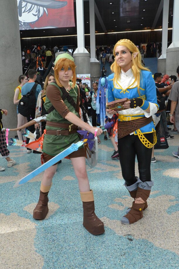 the RPF on X: Link and Zelda cosplayers spotted at Matsuri Con 2019. Photo  taken by ETs Designs. #Zelda #Cosplay #Costume #CraftYourFandom   / X