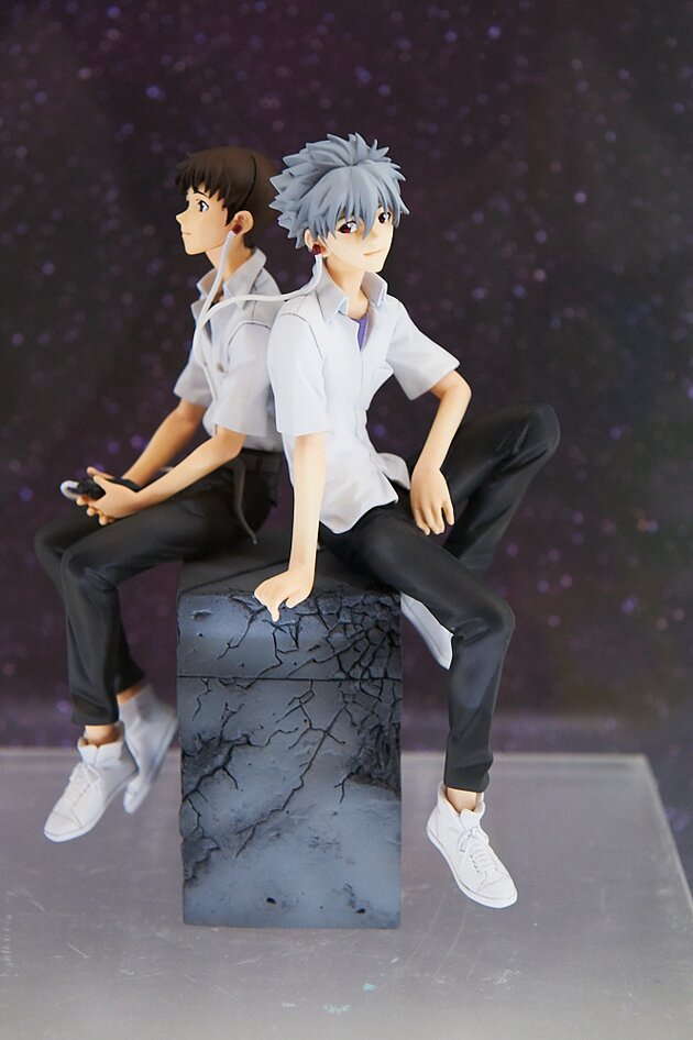 shinji and kaworu figures