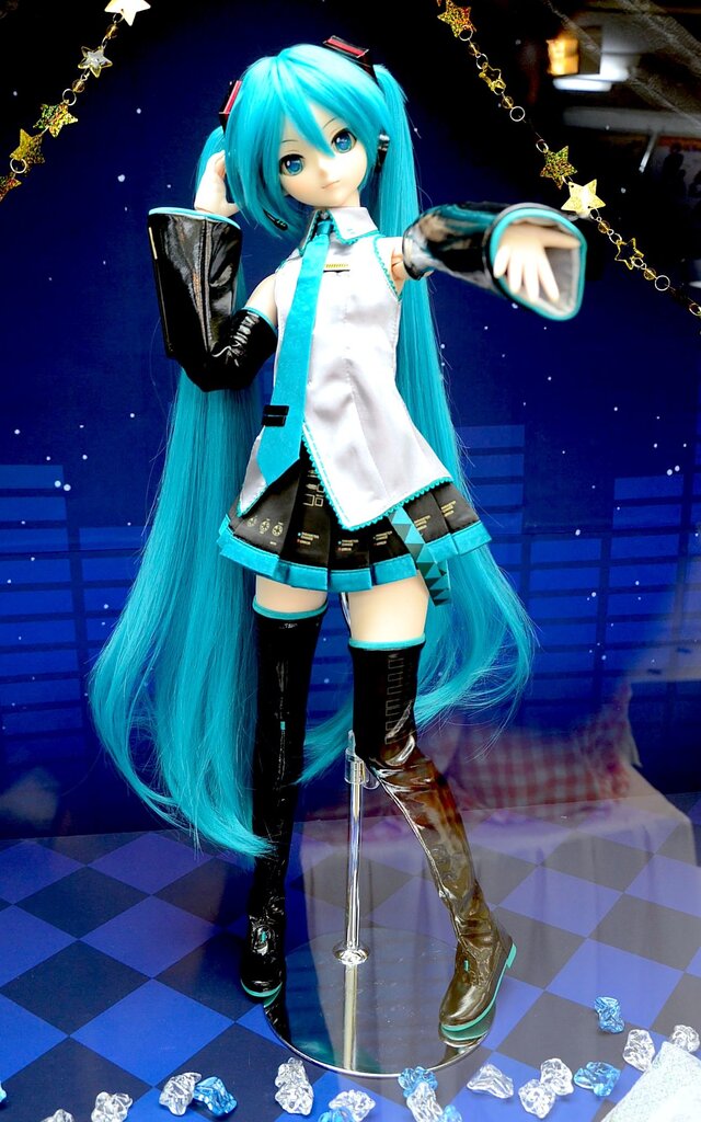 Dollfie Dream Hatsune Miku Is Coming To Perform In Your Room Next Fall ...