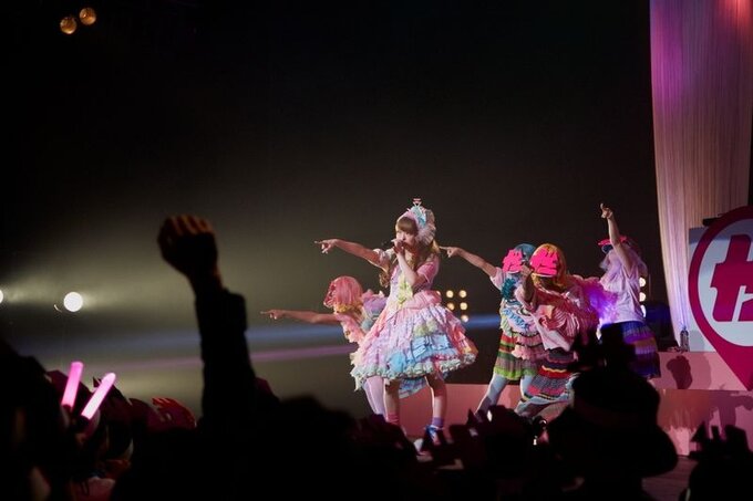 Kyary Pamyu Pamyu Holds Mini Concert to Celebrate the Release of Her ...