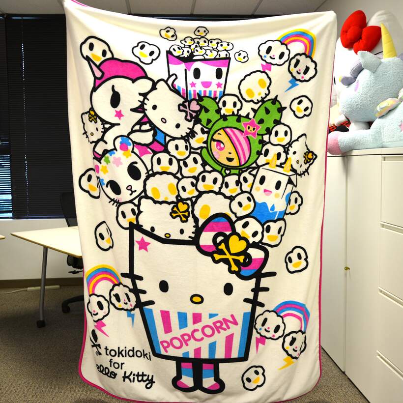 Tokidoki X Hello Kitty Big Throw Tom Shop Figures Merch From